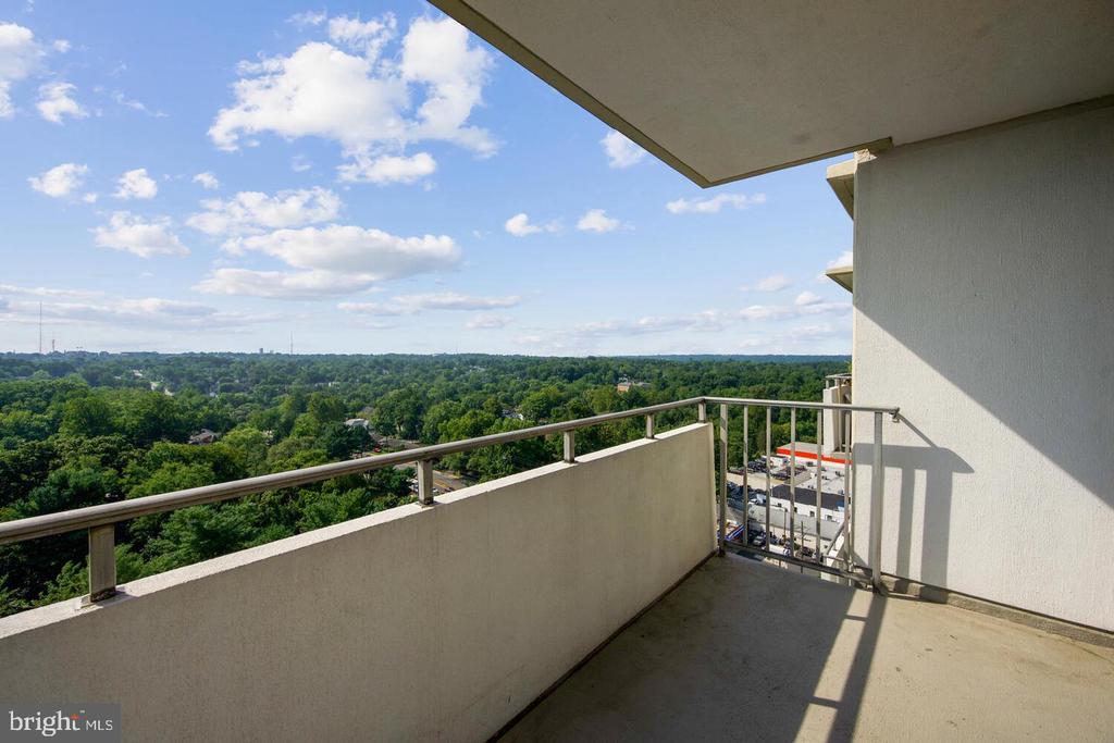 5101 RIVER ROAD W Unit: 1912