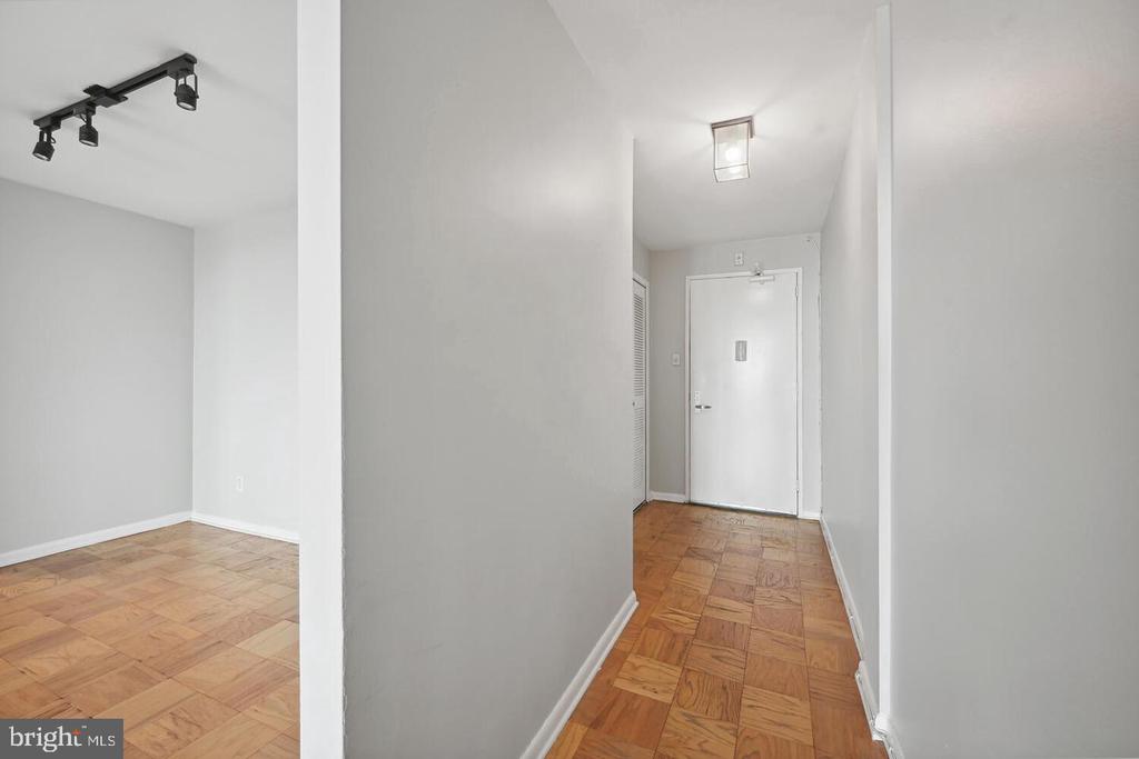 5101 RIVER ROAD W Unit: 1912