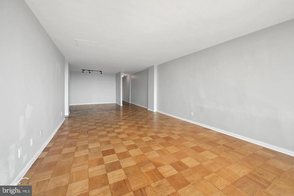 5101 RIVER ROAD W Unit: 1912