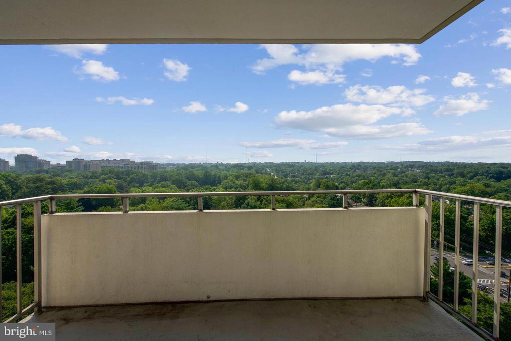 5101 RIVER ROAD W Unit: 1912