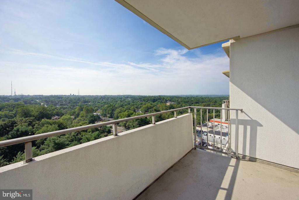 5101 RIVER ROAD W Unit: 1912
