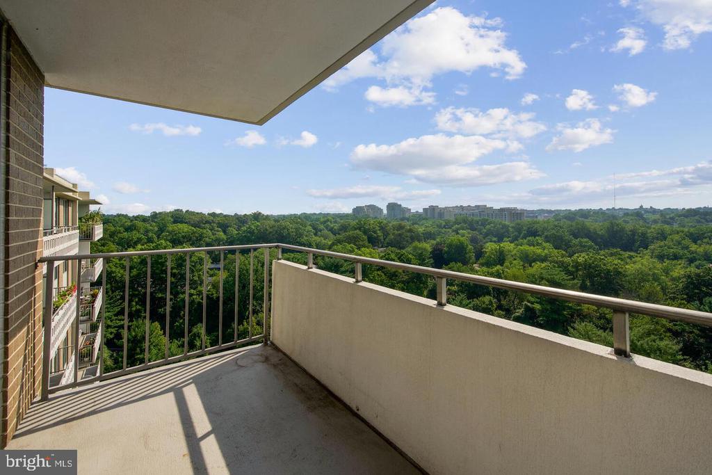 5101 RIVER ROAD W Unit: 1912