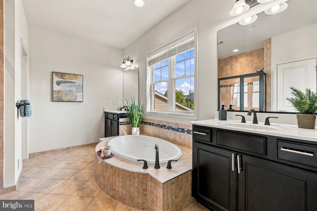 13802 TRIBUTE PARKWAY