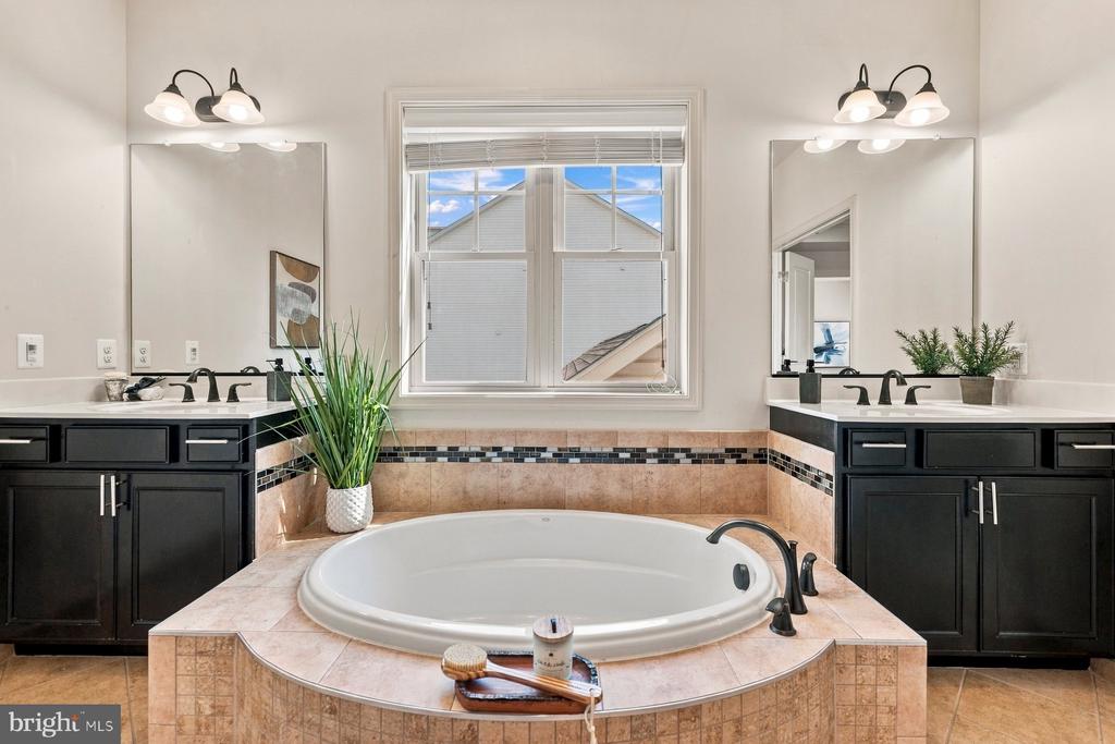 13802 TRIBUTE PARKWAY