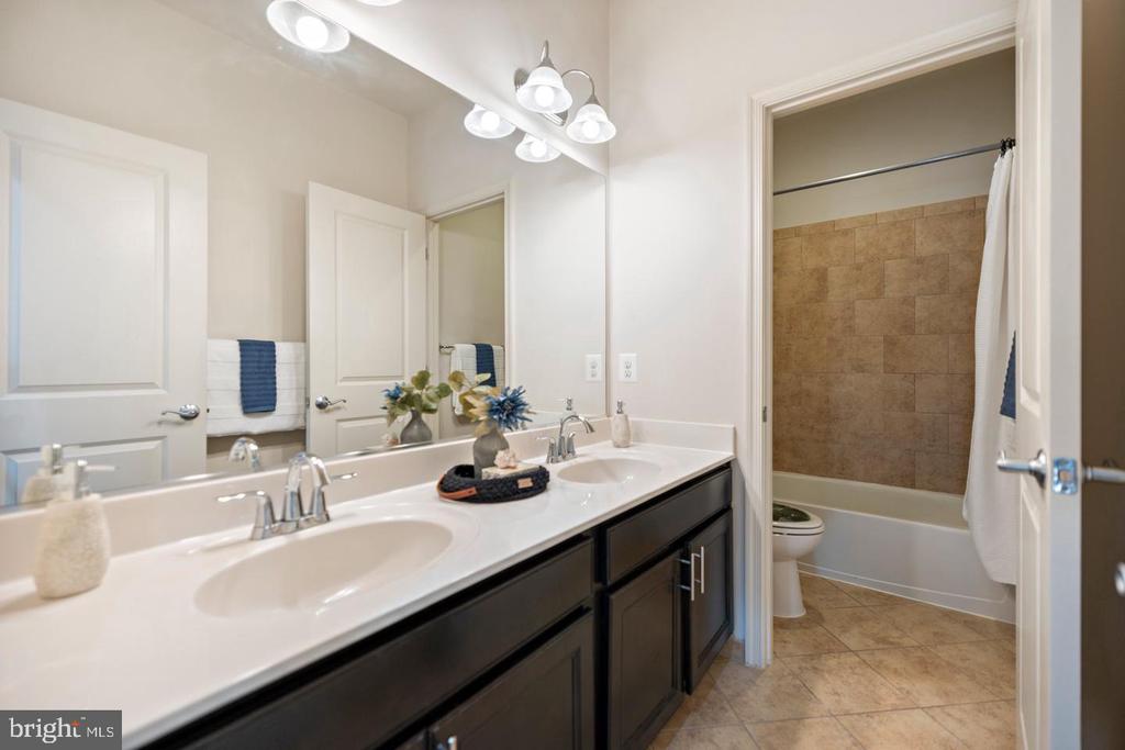 13802 TRIBUTE PARKWAY