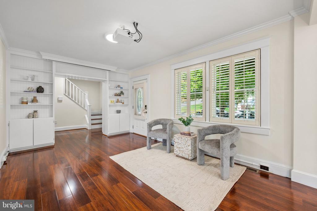 406 LEIGHTON AVENUE