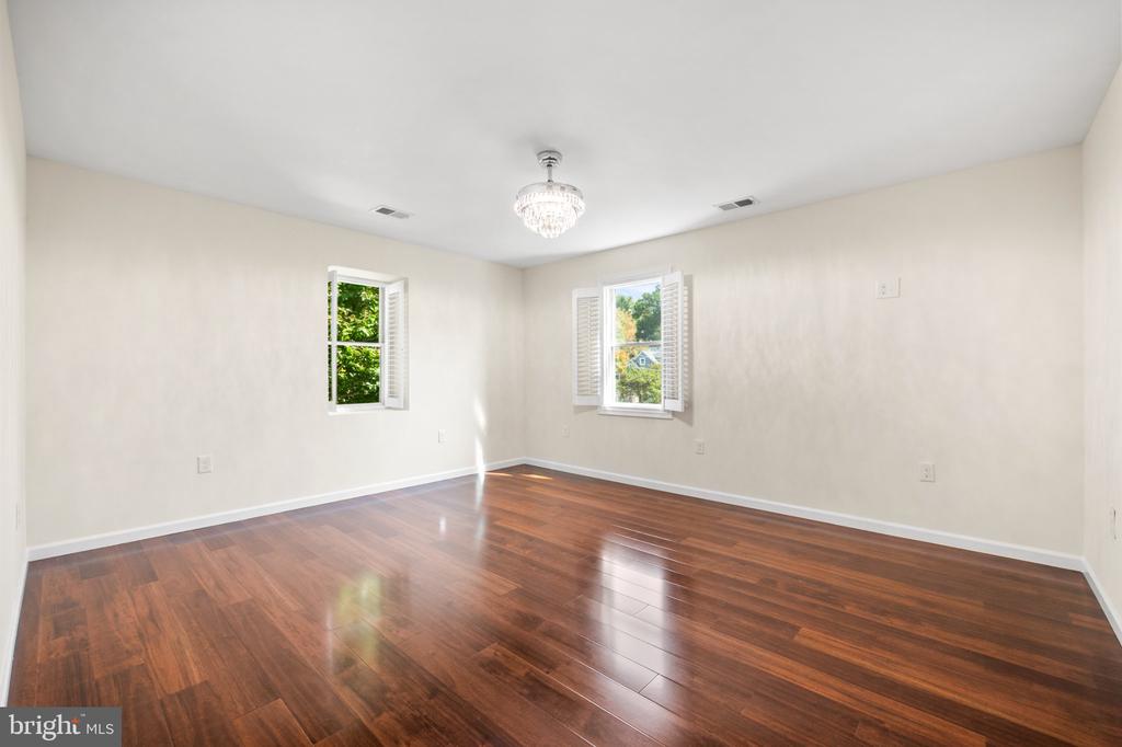 406 LEIGHTON AVENUE