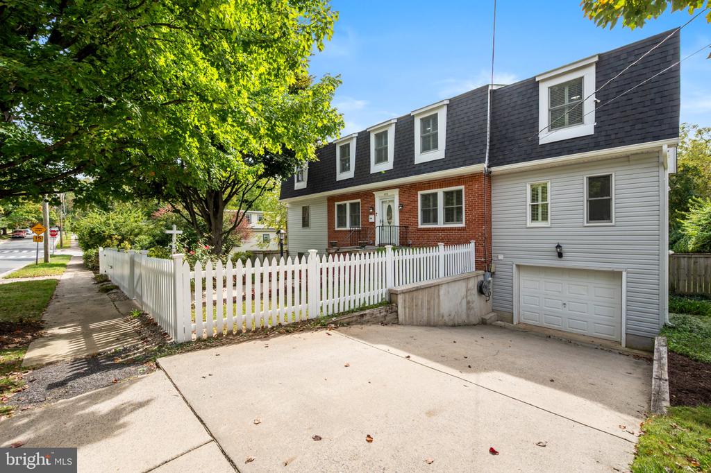 406 LEIGHTON AVENUE