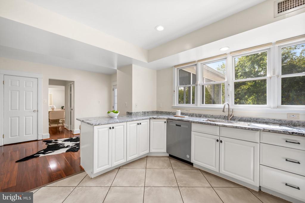 406 LEIGHTON AVENUE