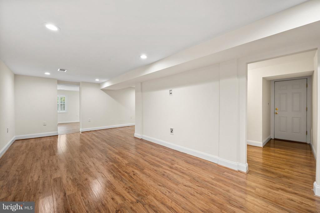 406 LEIGHTON AVENUE