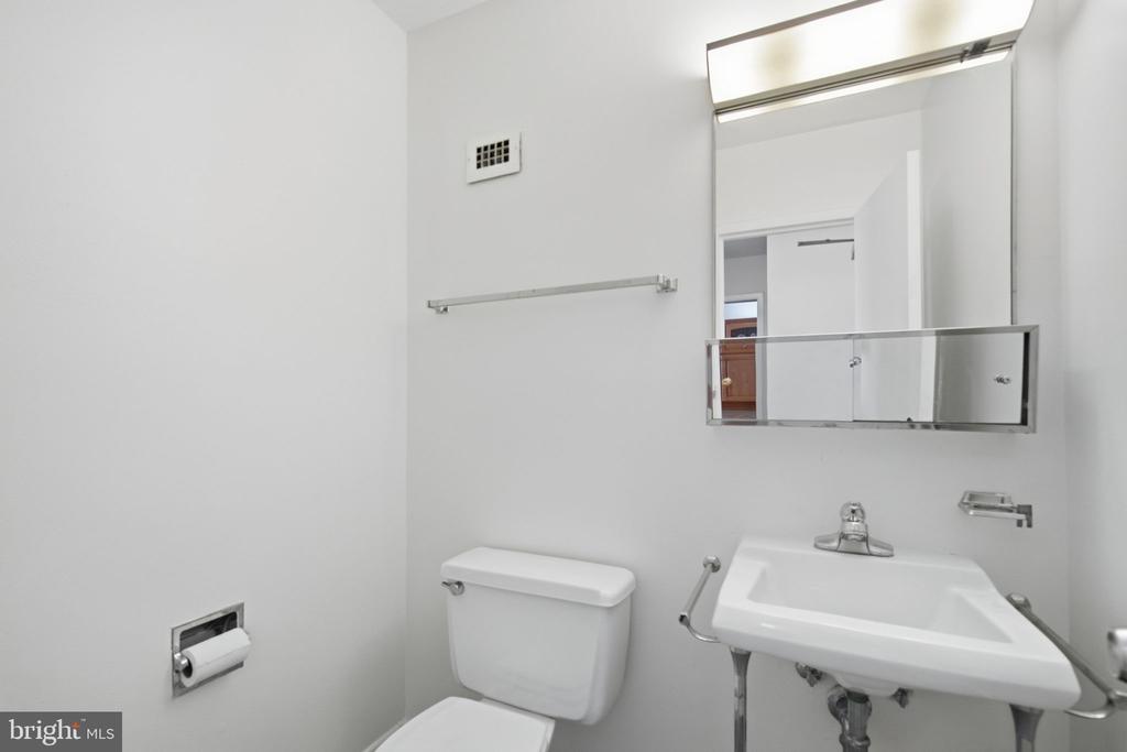 4515 WILLARD AVENUE Unit: 2415S