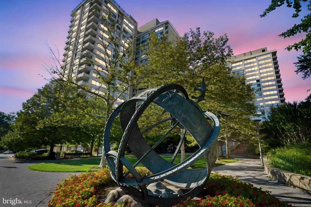 4515 WILLARD AVENUE Unit: 2415S