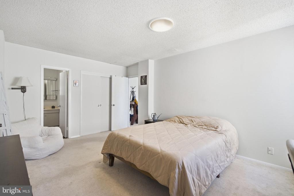 4515 WILLARD AVENUE Unit: 2415S