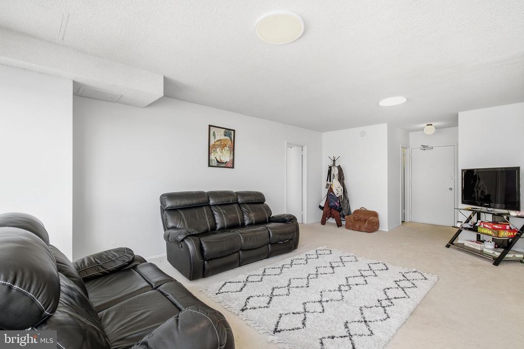 4515 WILLARD AVENUE Unit: 2415S