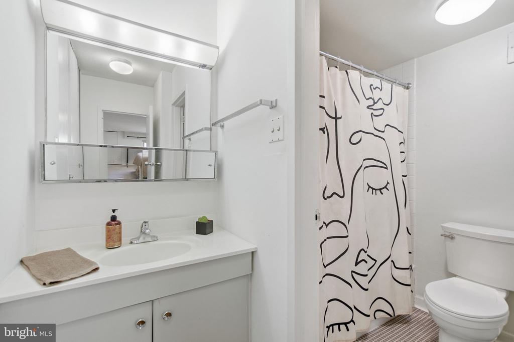 4515 WILLARD AVENUE Unit: 2415S