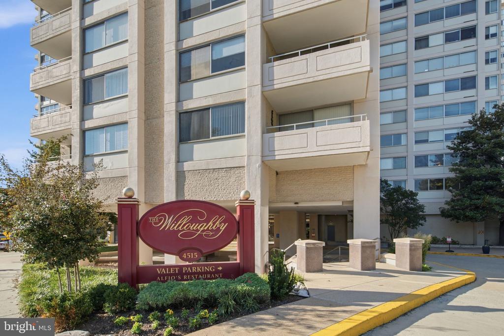 4515 WILLARD AVENUE Unit: 2415S