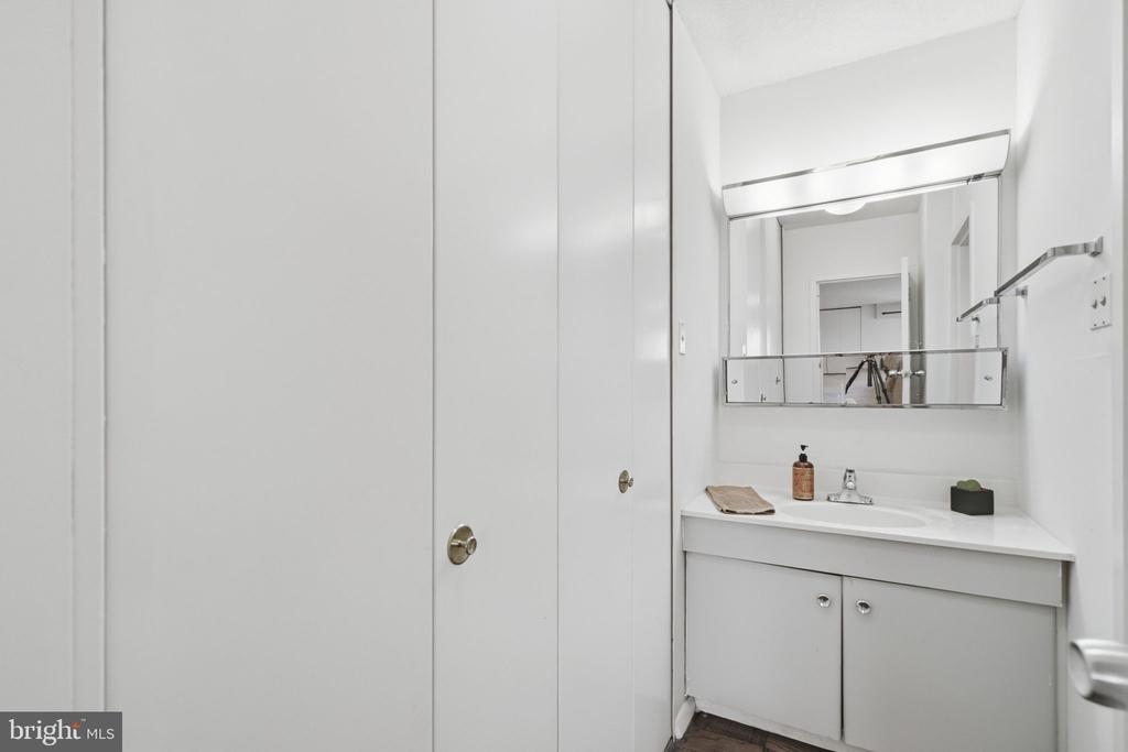 4515 WILLARD AVENUE Unit: 2415S