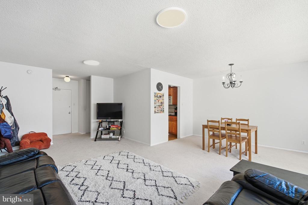 4515 WILLARD AVENUE Unit: 2415S