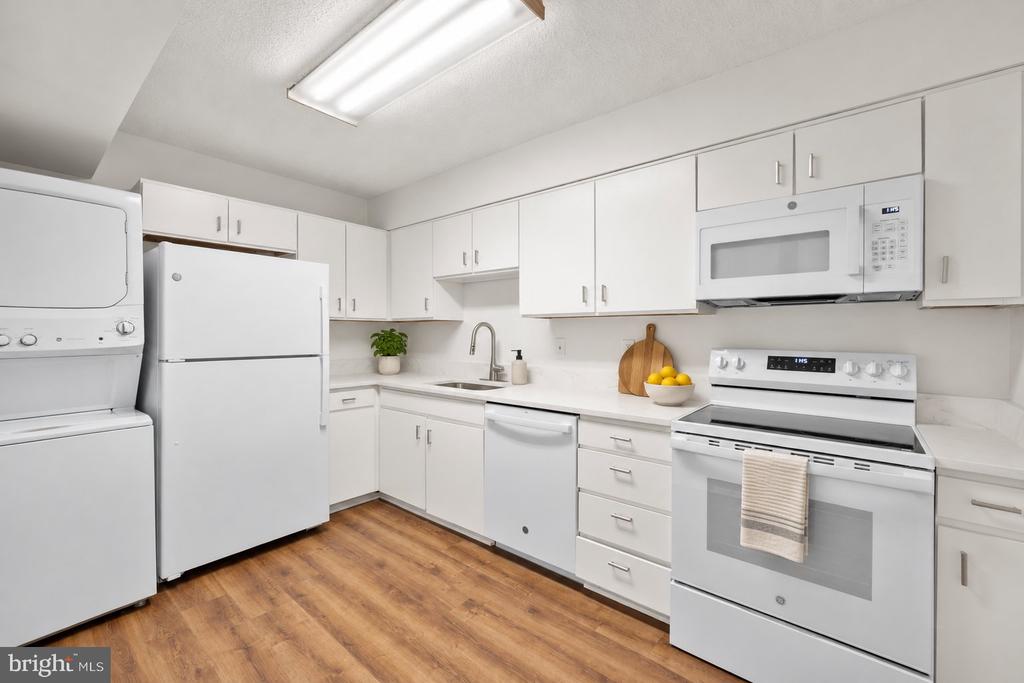 15115 INTERLACHEN DRIVE Unit: 3-601