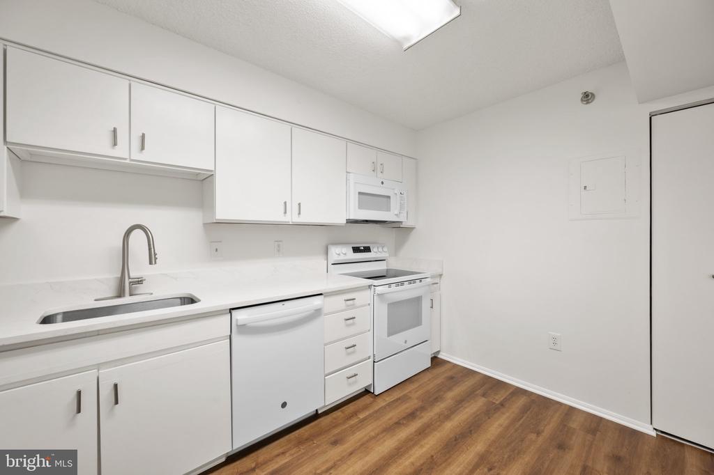 15115 INTERLACHEN DRIVE Unit: 3-601