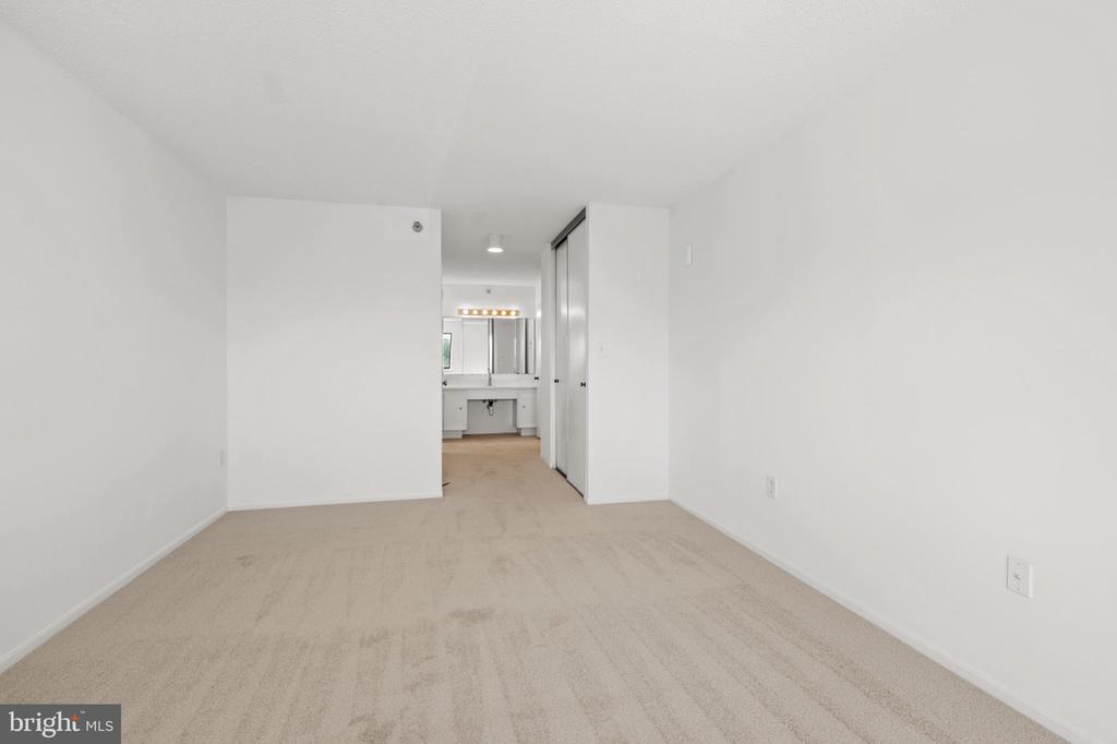 15115 INTERLACHEN DRIVE Unit: 3-601