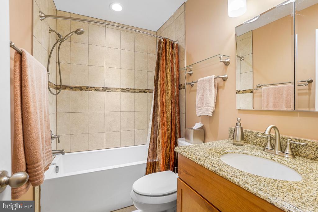 7368 WESTLAKE TERRACE Unit: 111