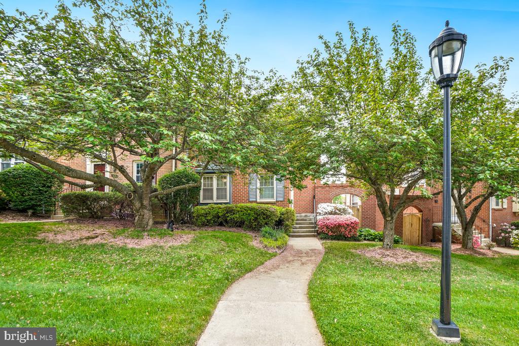 7368 WESTLAKE TERRACE Unit: 111