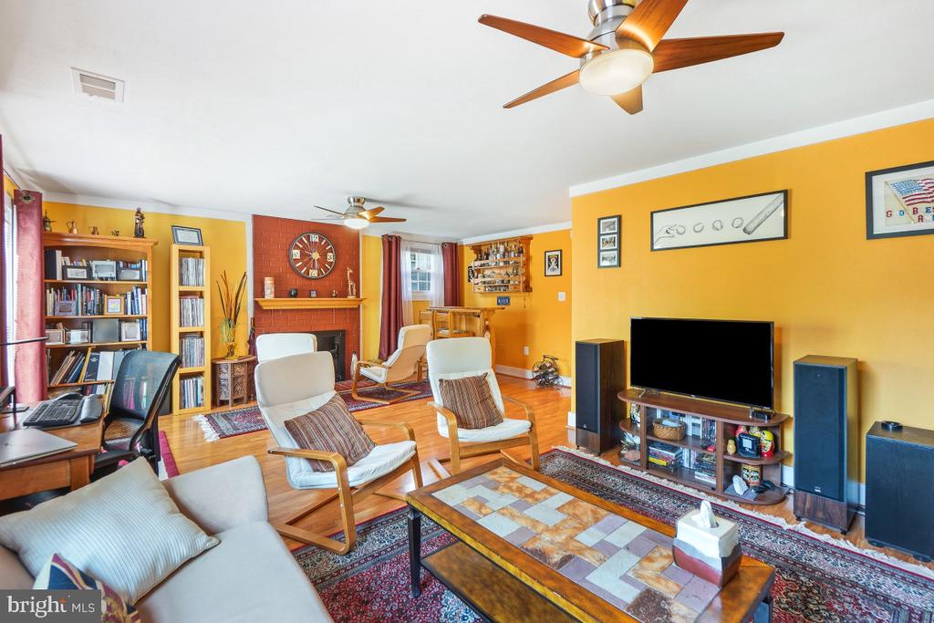 7368 WESTLAKE TERRACE Unit: 111