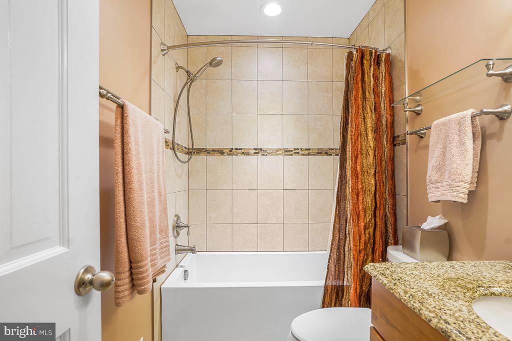 7368 WESTLAKE TERRACE Unit: 111