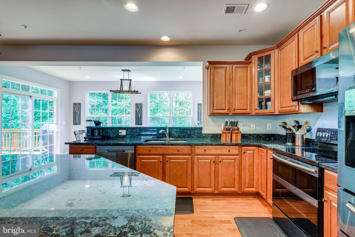 8800 Nancy LANE