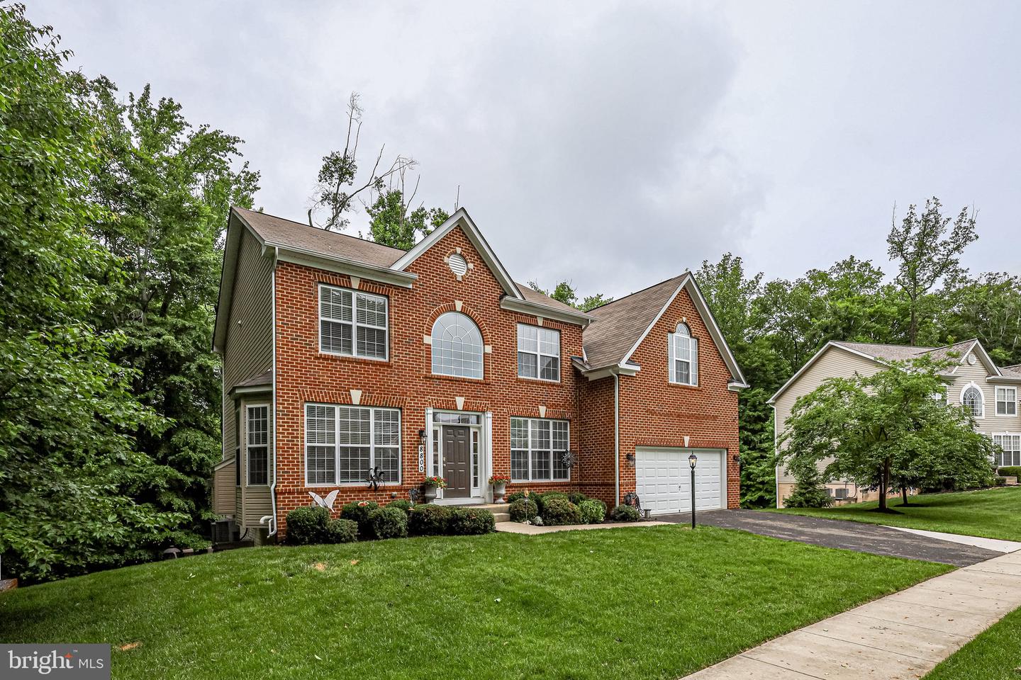 8800 Nancy LANE