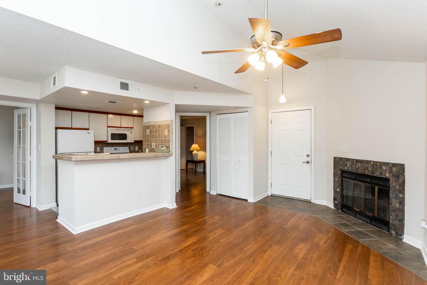 15829 Easthaven COURT Unit: 103