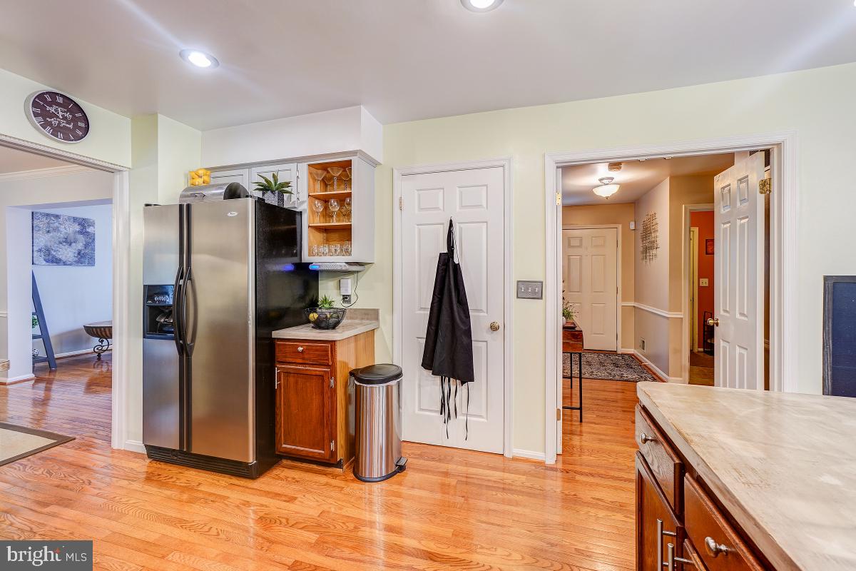 15409 Pine Tree COURT