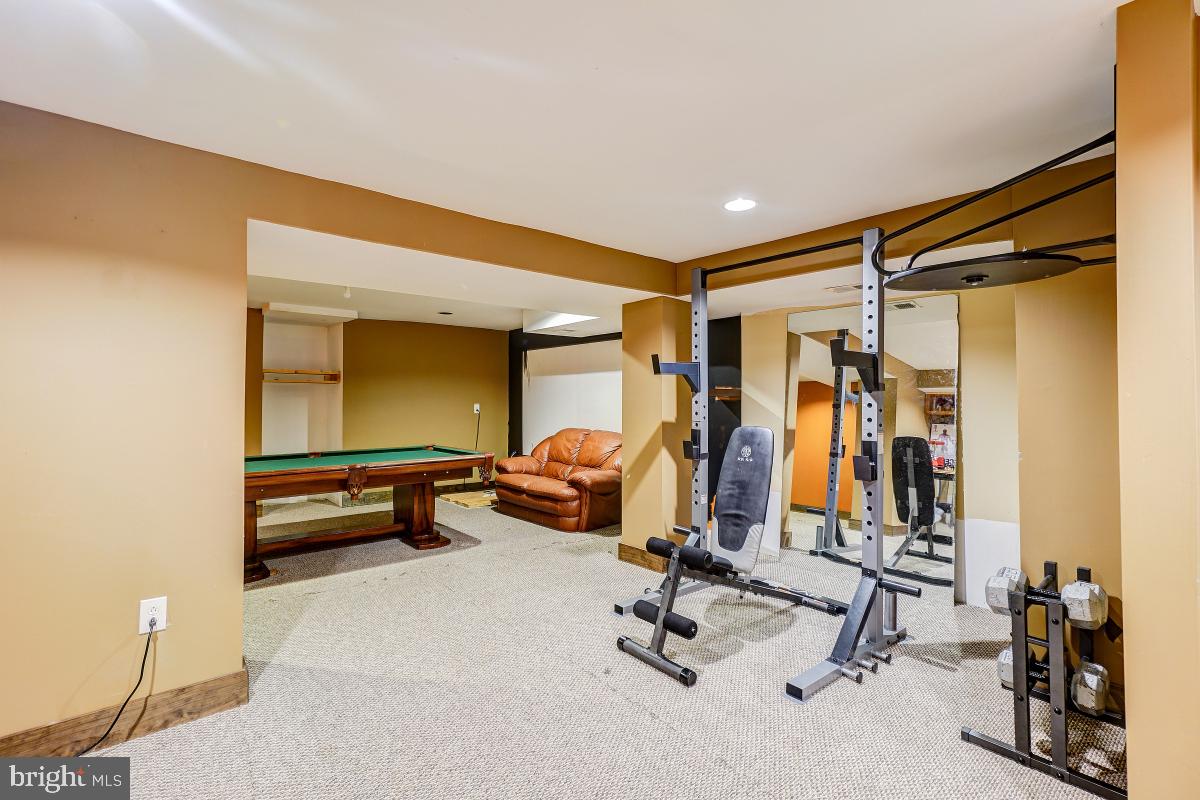 15409 Pine Tree COURT