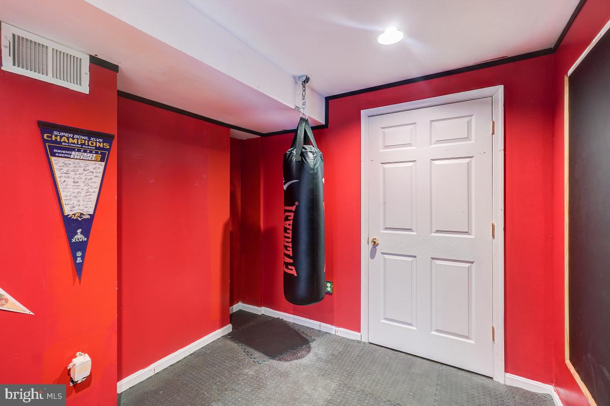 15409 Pine Tree COURT