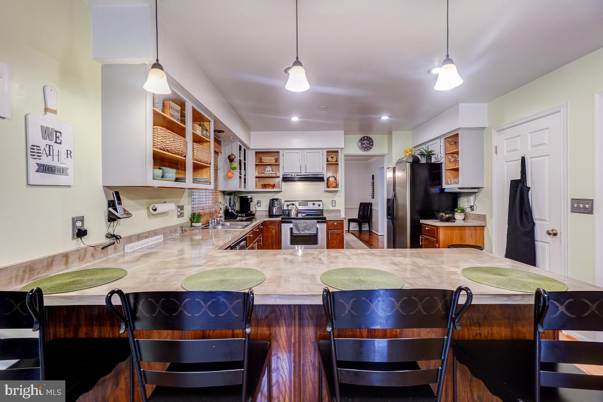 15409 Pine Tree COURT