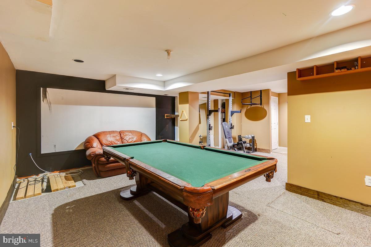 15409 Pine Tree COURT