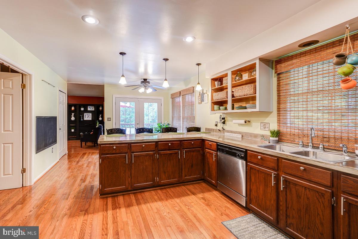 15409 Pine Tree COURT