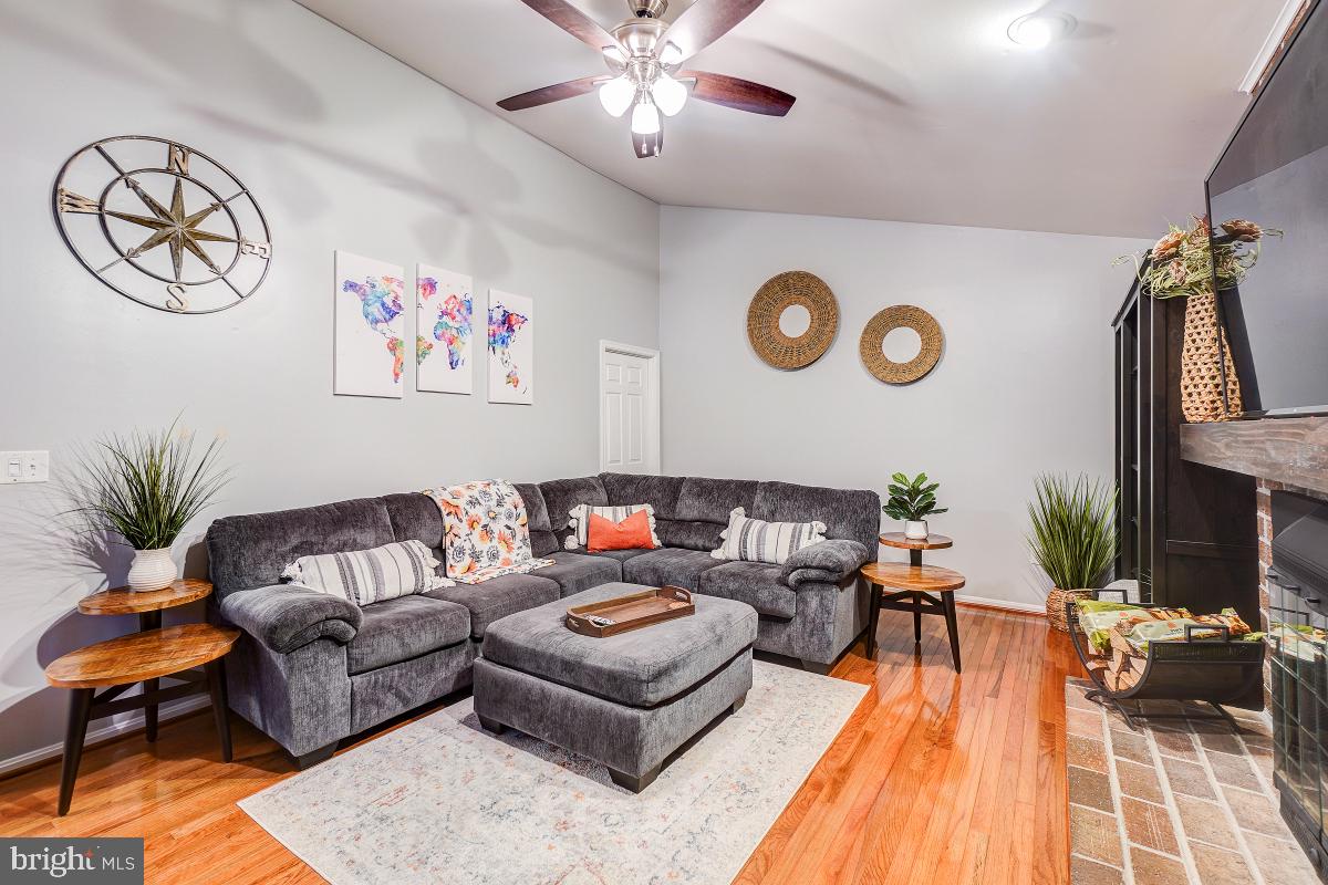 15409 Pine Tree COURT