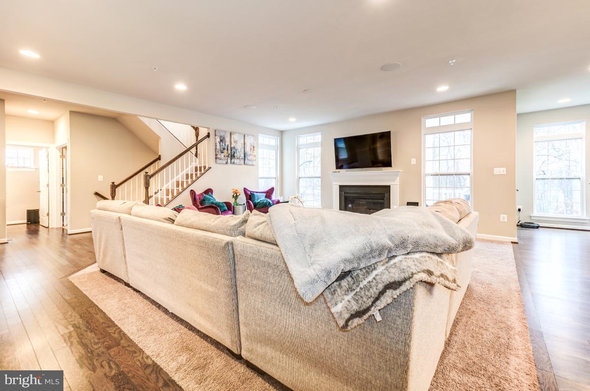 6204 Oglethorpe Mill DRIVE
