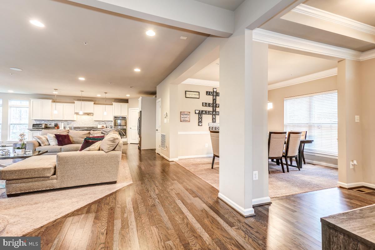 6204 Oglethorpe Mill DRIVE