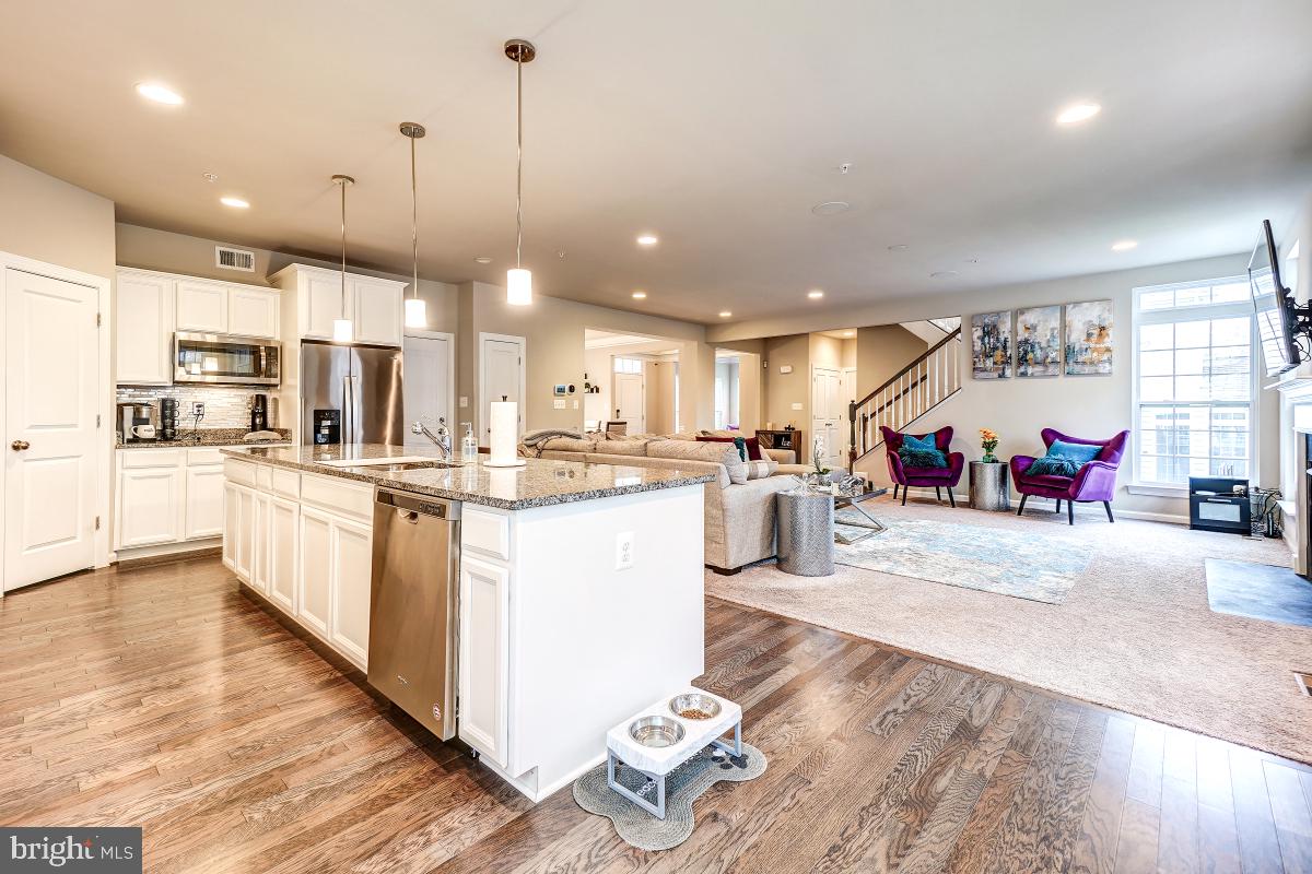 6204 Oglethorpe Mill DRIVE