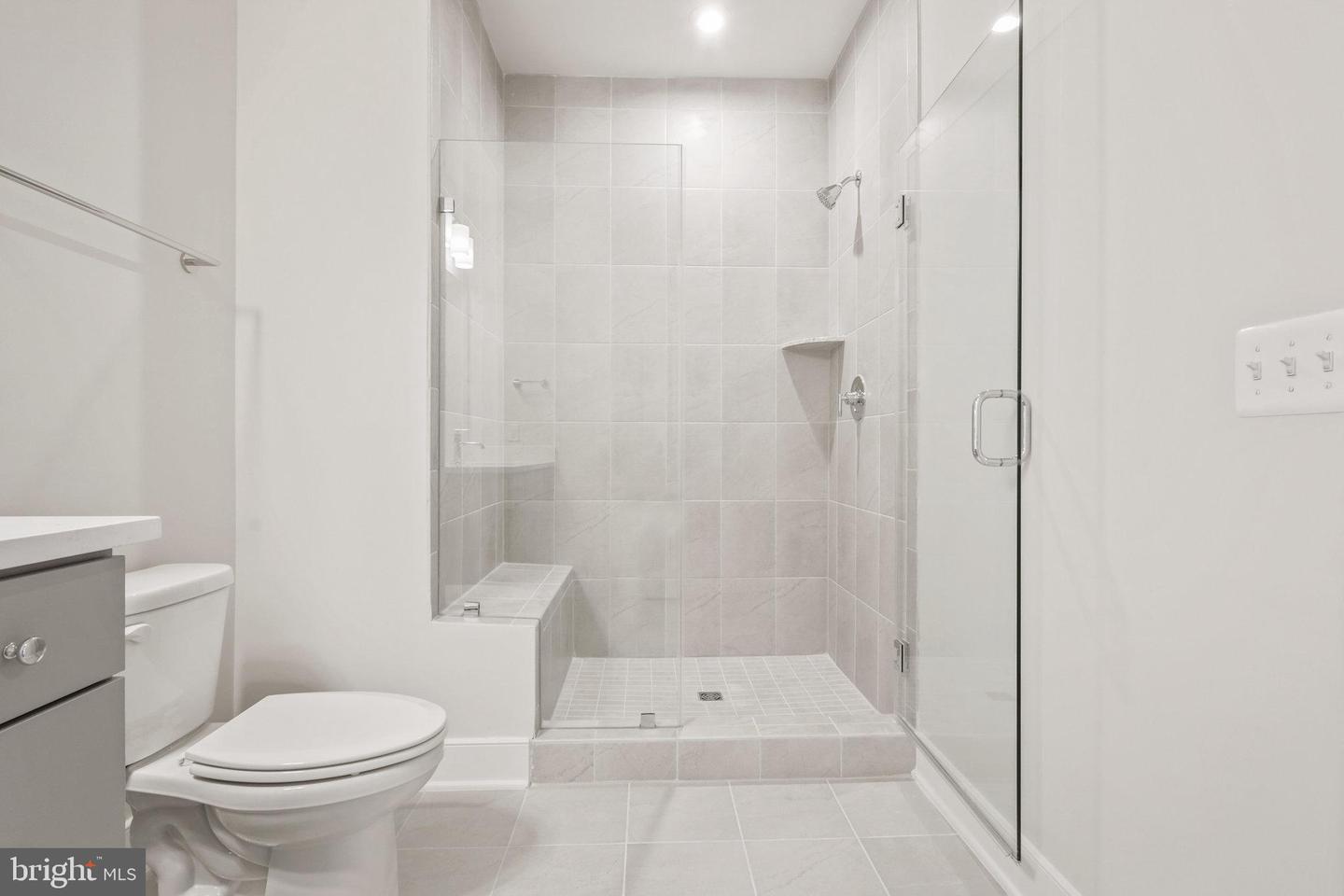 100 Saint Ives PLACE Unit: 3004