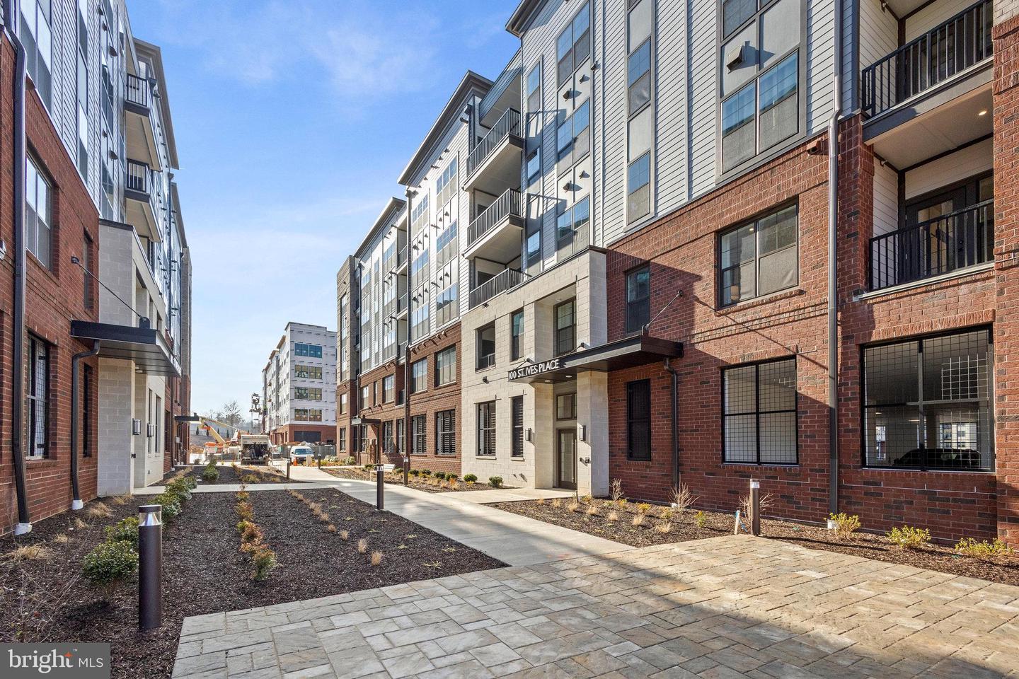 100 Saint Ives PLACE Unit: 3004