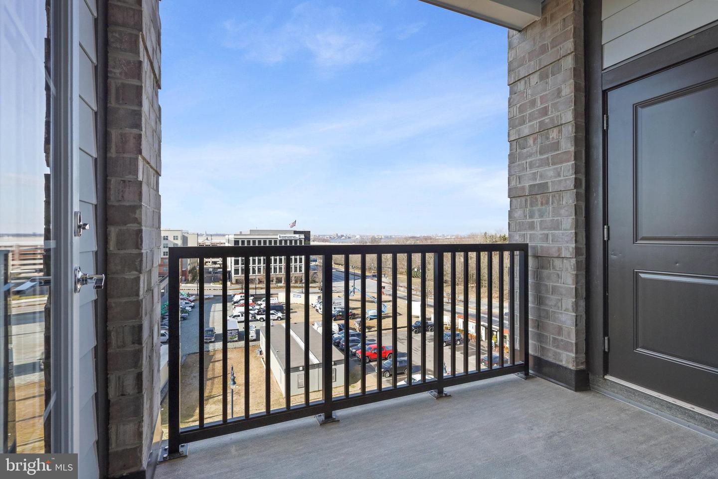 100 Saint Ives PLACE Unit: 3004