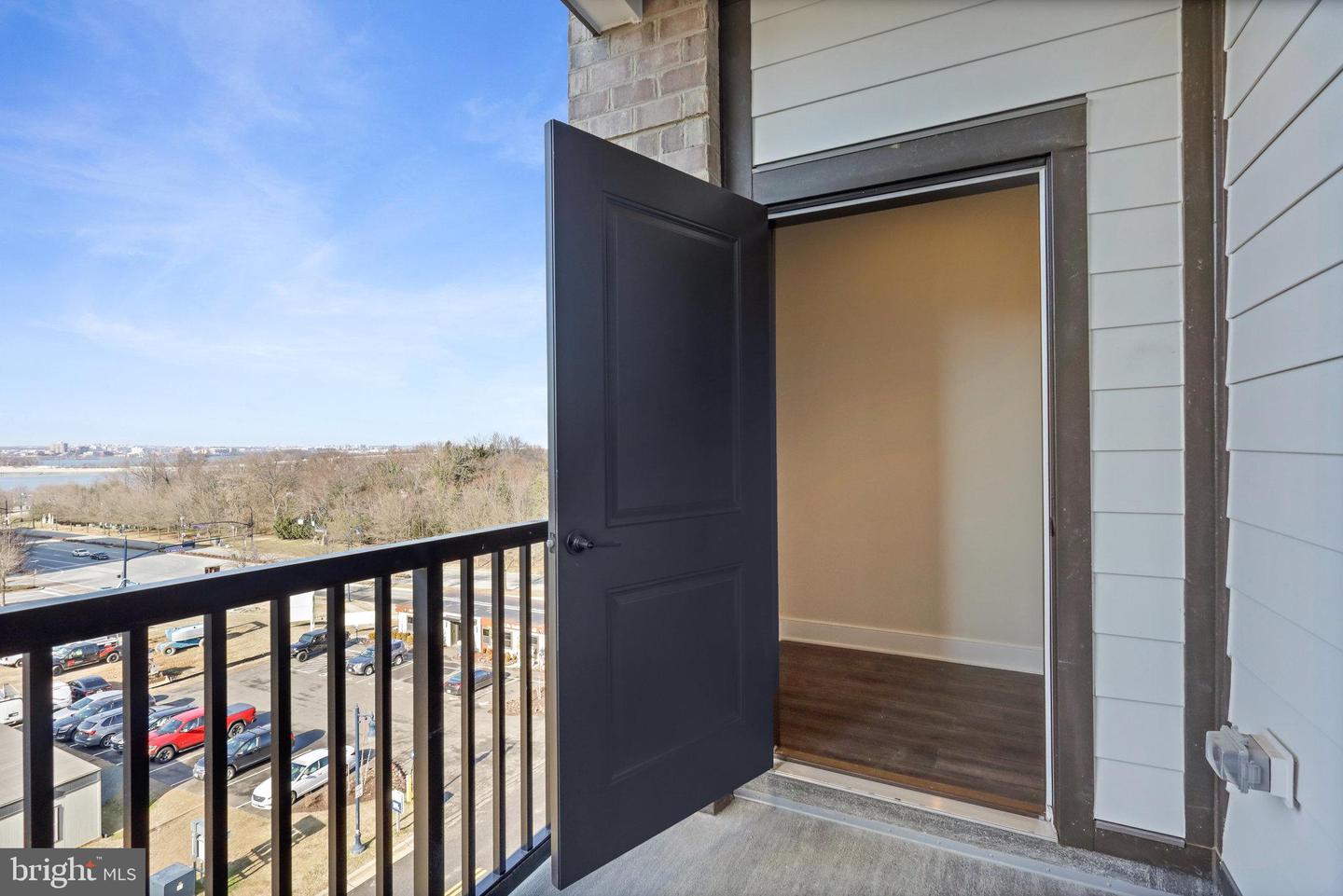 100 Saint Ives PLACE Unit: 3004