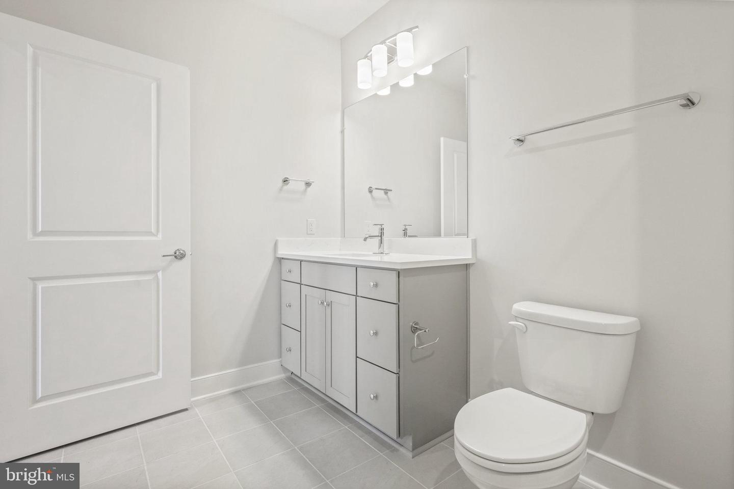 100 Saint Ives PLACE Unit: 3004