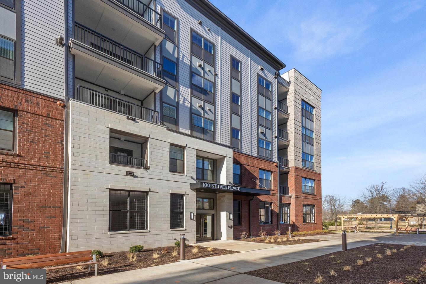 100 Saint Ives PLACE Unit: 3004