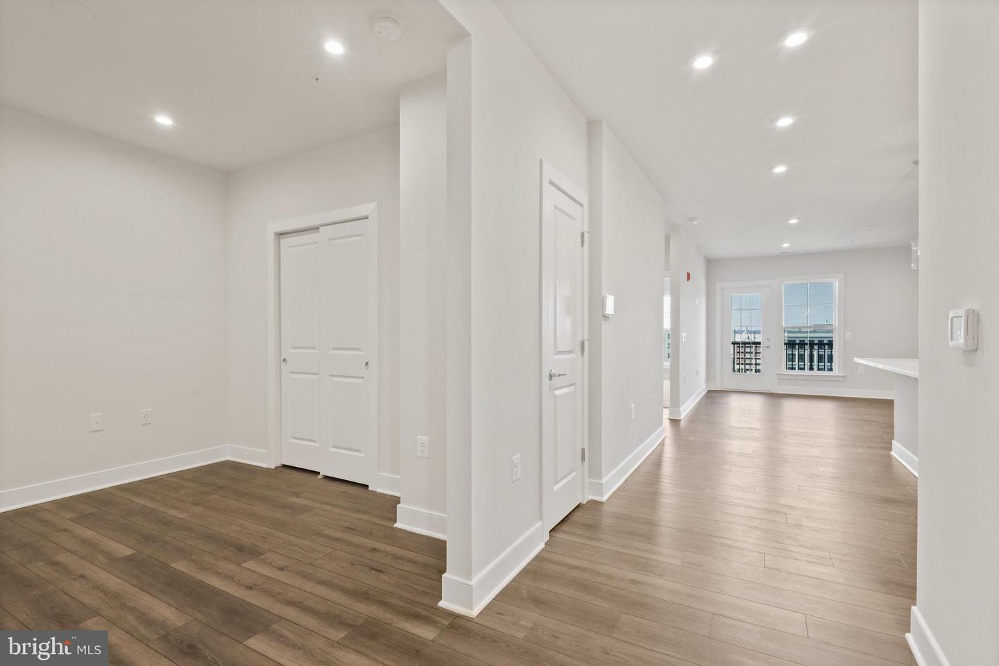 100 Saint Ives PLACE Unit: 3004
