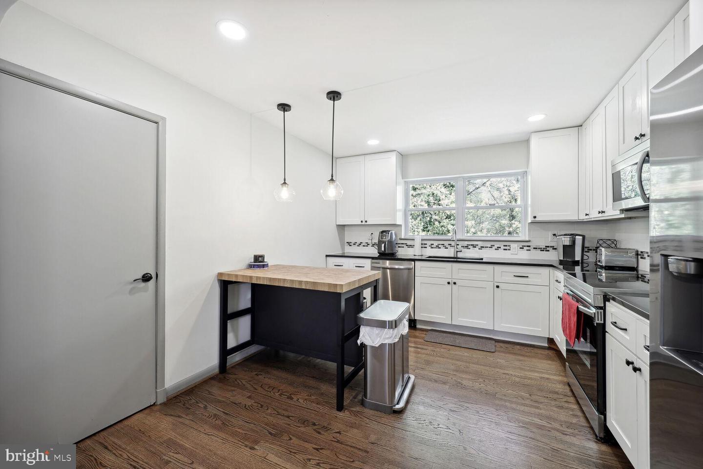 5114 Sharon ROAD